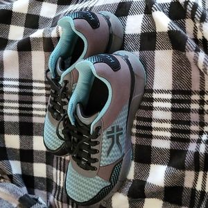 KURU QUANTUM - WOMEN'S MESH FITNESS SNEAKER GlacialBlue-Gray-Black Size: 9